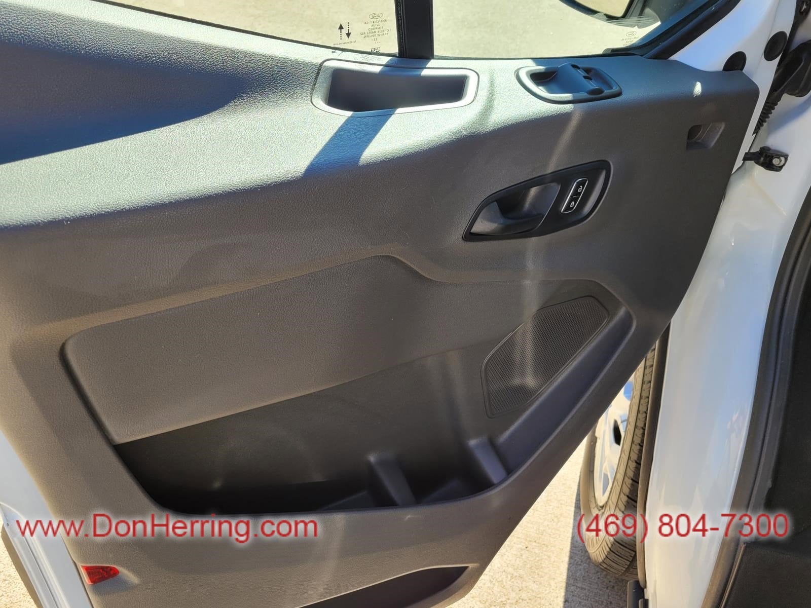 2023 Ford Transit Passenger Wagon XLT