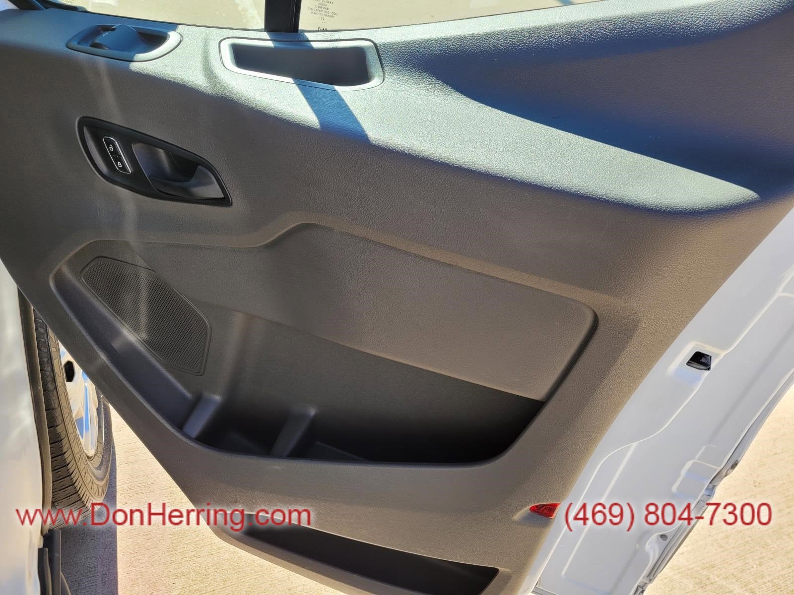 2023 Ford Transit Passenger Wagon XLT