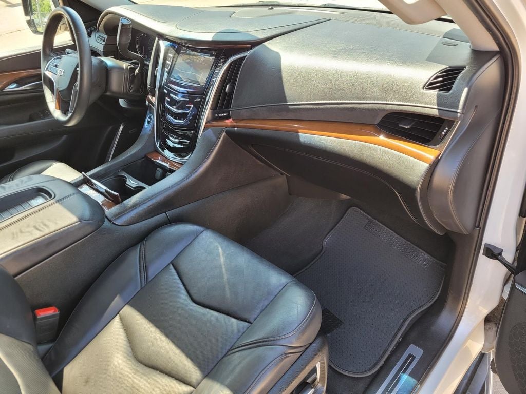 2018 Cadillac Escalade ESV Luxury