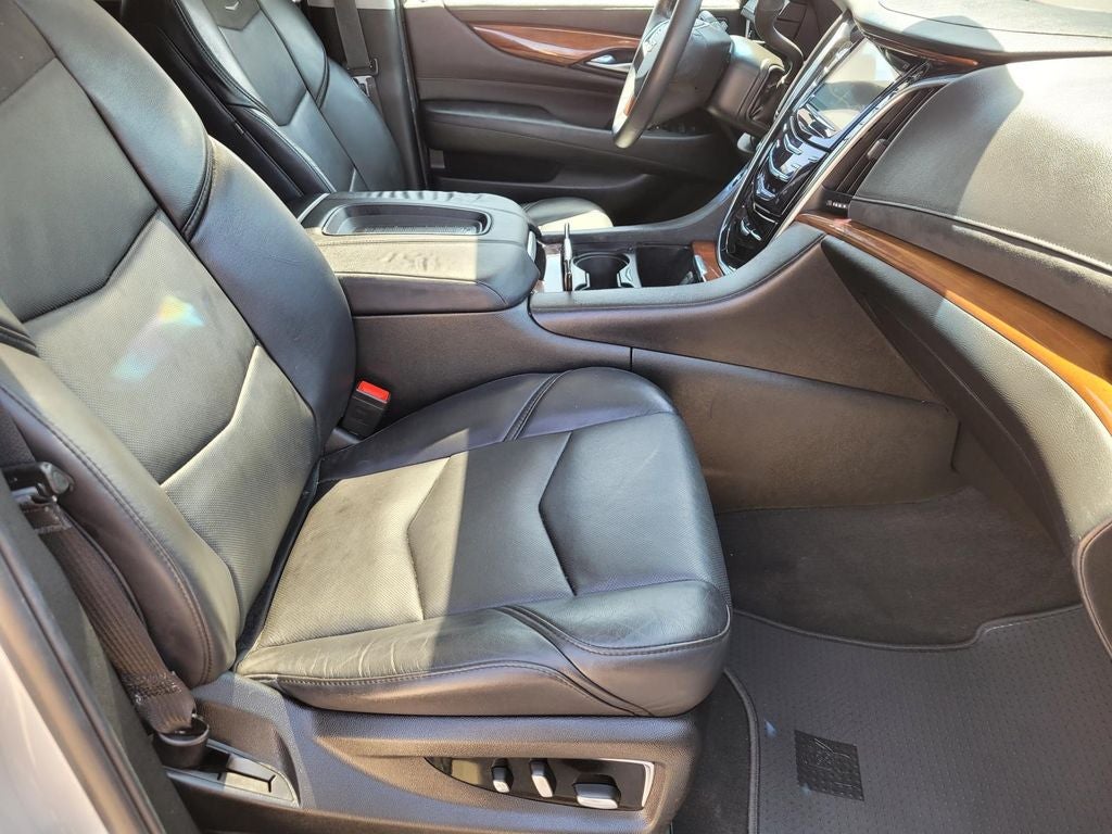 2018 Cadillac Escalade ESV Luxury