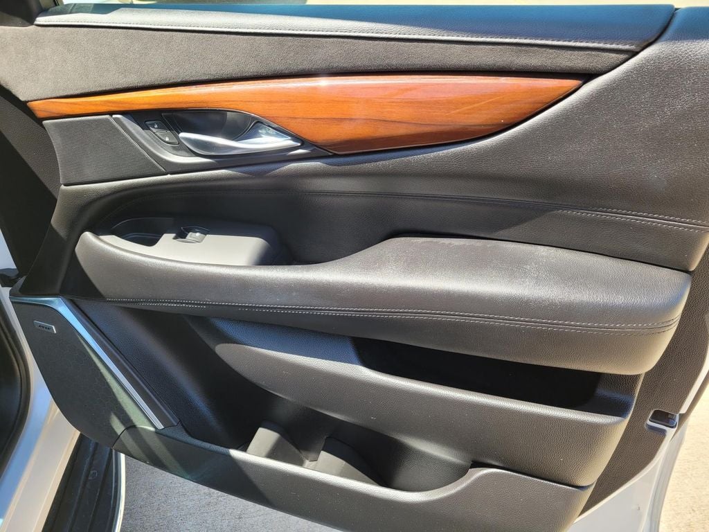 2018 Cadillac Escalade ESV Luxury