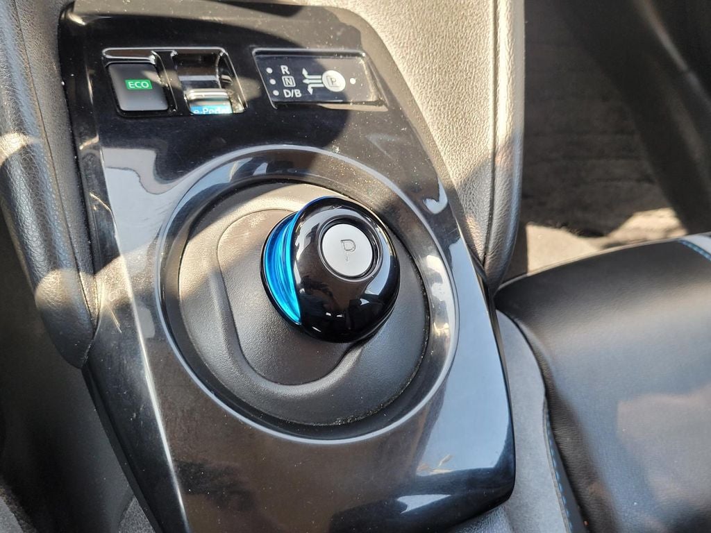 2022 Nissan LEAF SL PLUS
