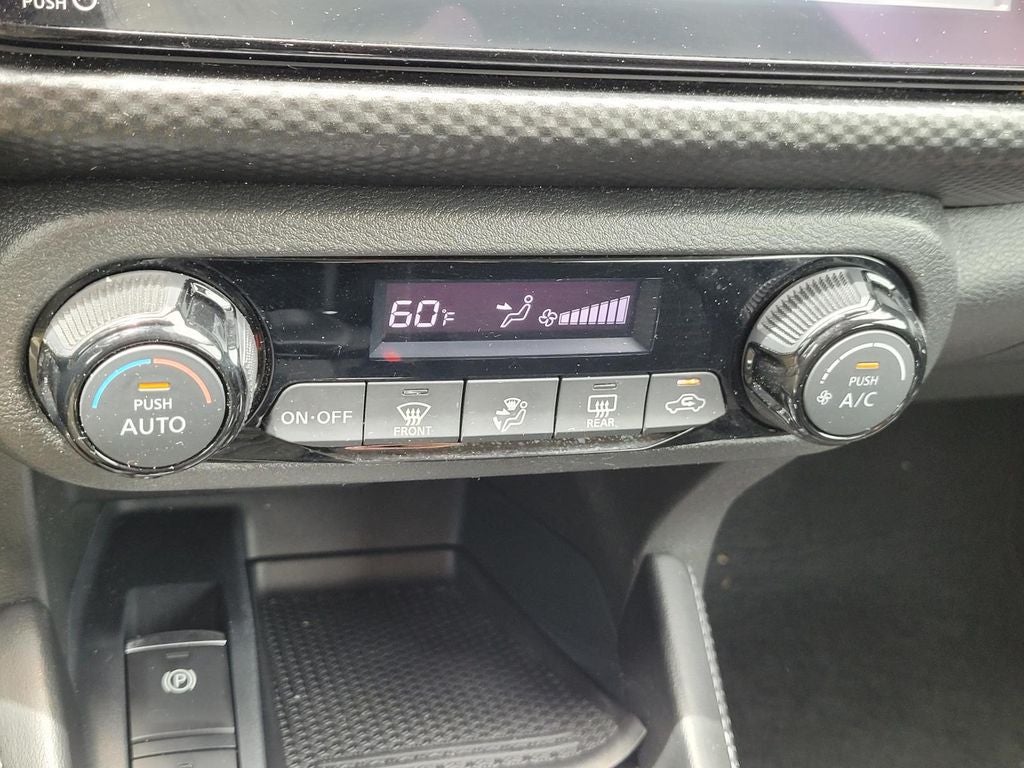 2022 Nissan Kicks SV