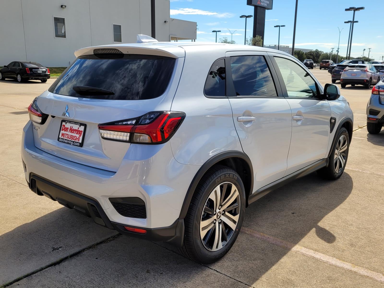 2027 Mitsubishi Outlander Sport ES