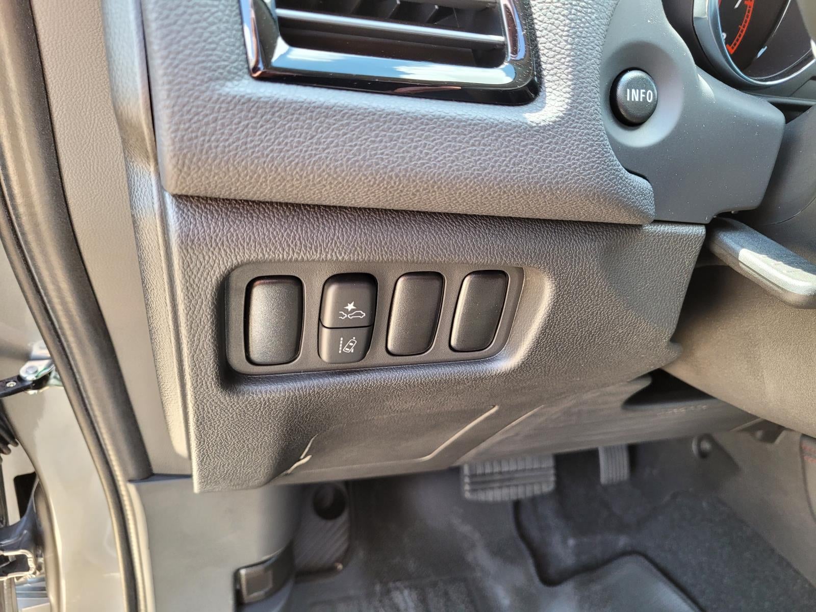 2027 Mitsubishi Outlander Sport LE