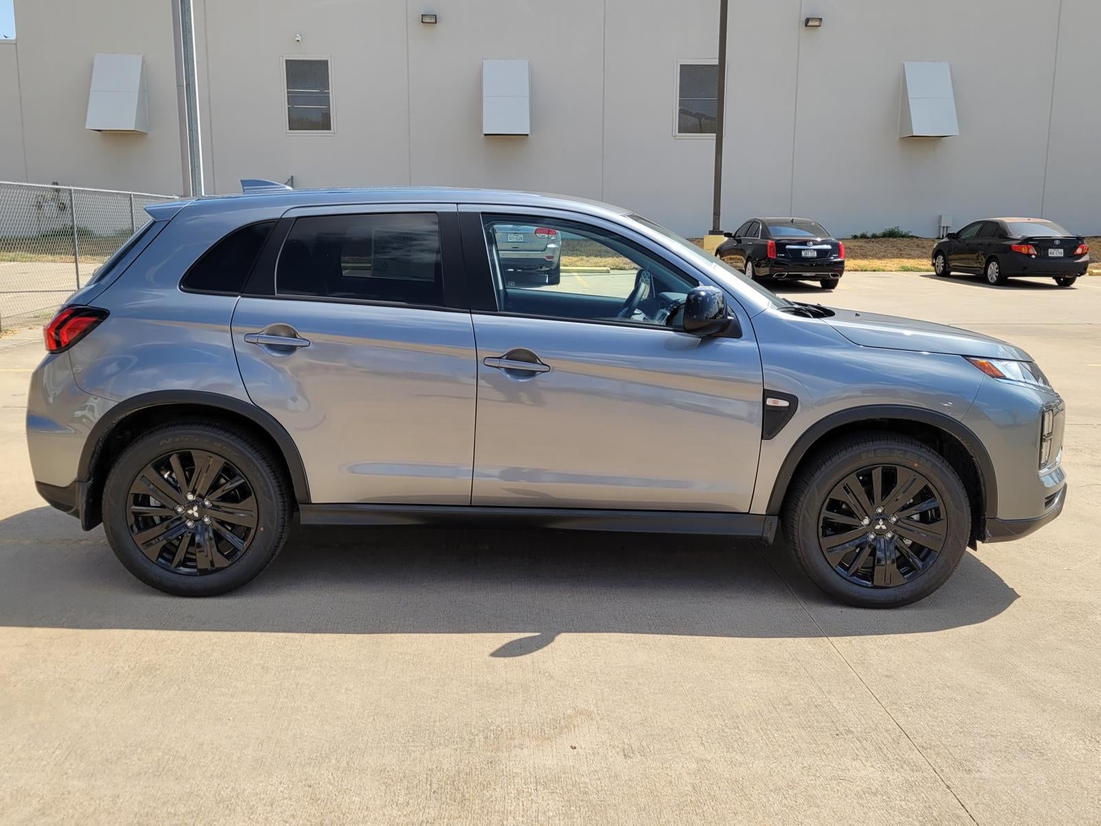 2027 Mitsubishi Outlander Sport LE