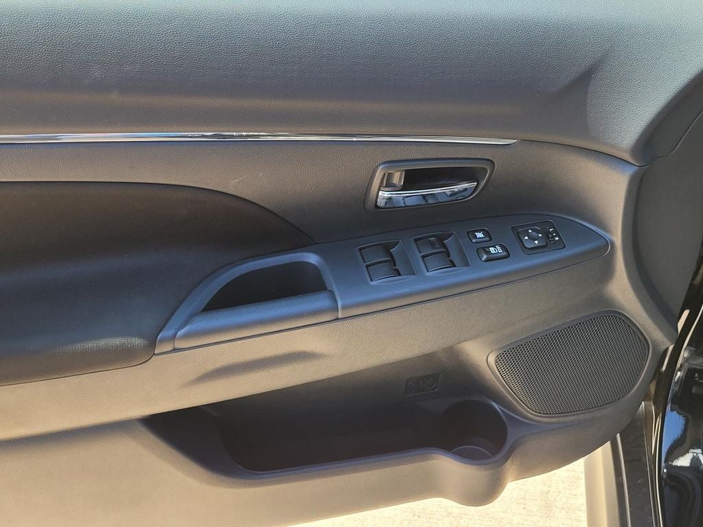 2026 Mitsubishi Outlander Sport LE