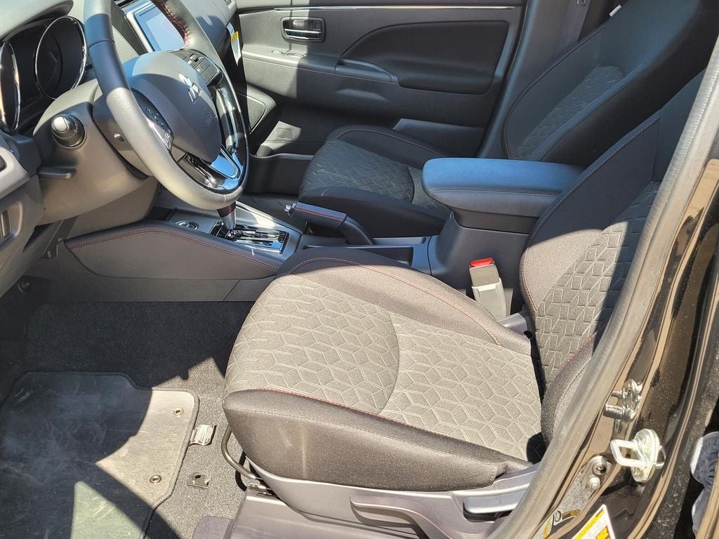 2026 Mitsubishi Outlander Sport LE