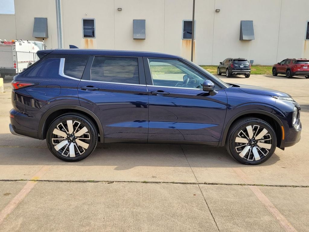 2025 Mitsubishi Outlander SE