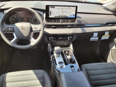 2026 Mitsubishi Outlander SE