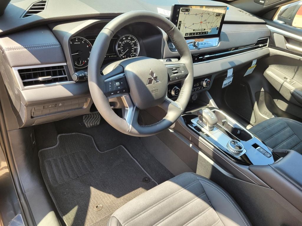 2026 Mitsubishi Outlander LE