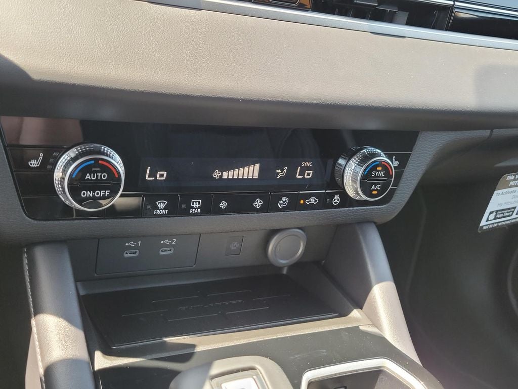 2026 Mitsubishi Outlander LE