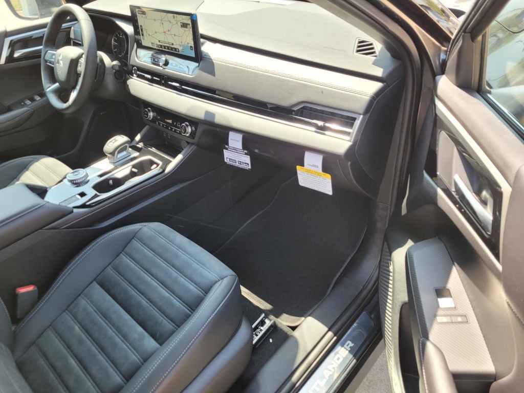 2026 Mitsubishi Outlander LE