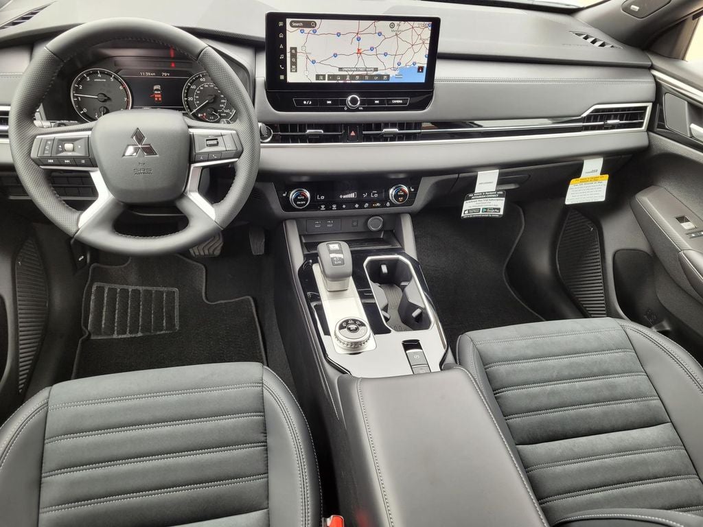 2026 Mitsubishi Outlander LE