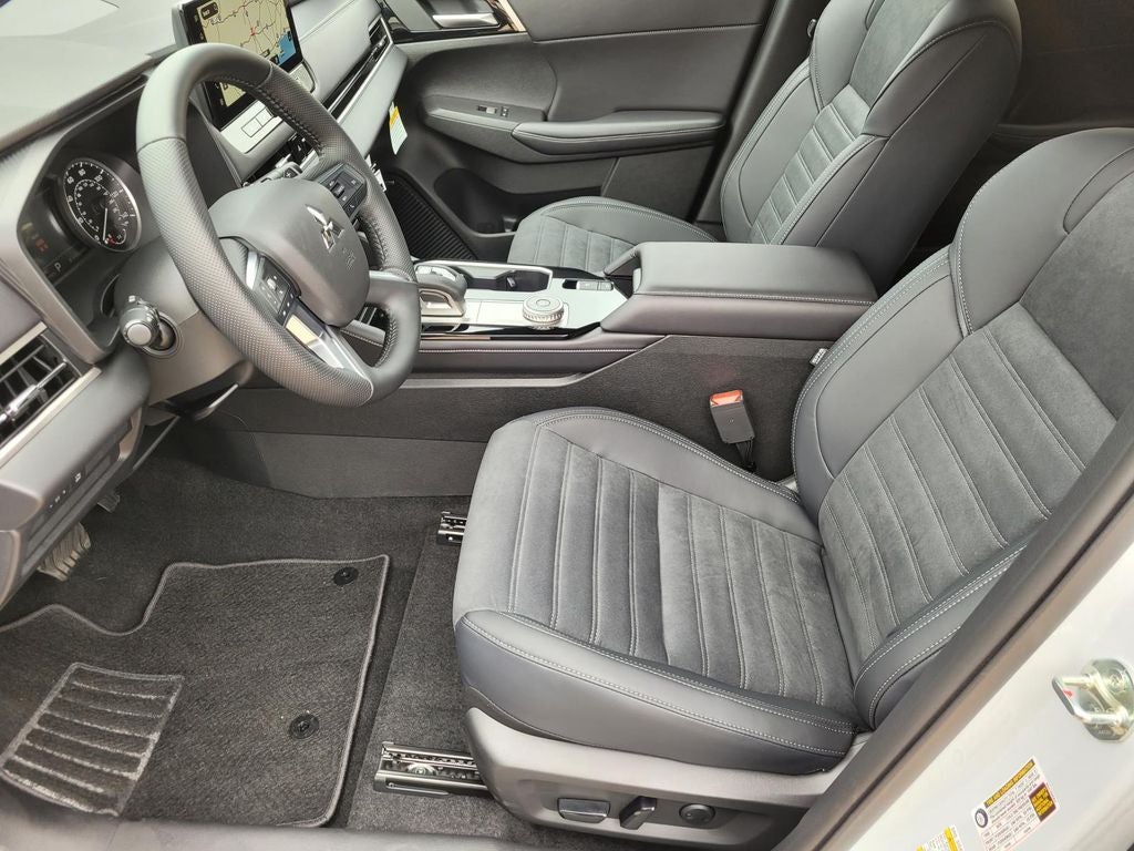 2026 Mitsubishi Outlander LE