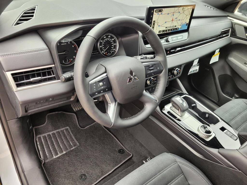 2026 Mitsubishi Outlander LE
