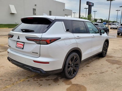 2026 Mitsubishi Outlander LE