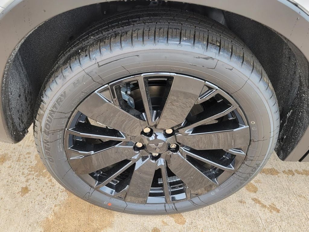 2026 Mitsubishi Outlander LE