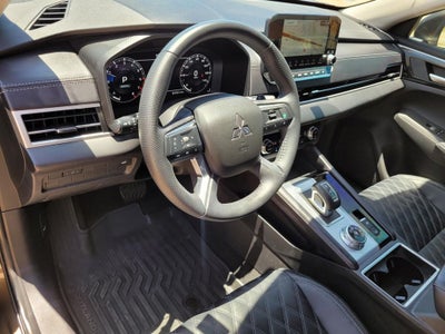 2024 Mitsubishi Outlander SEL