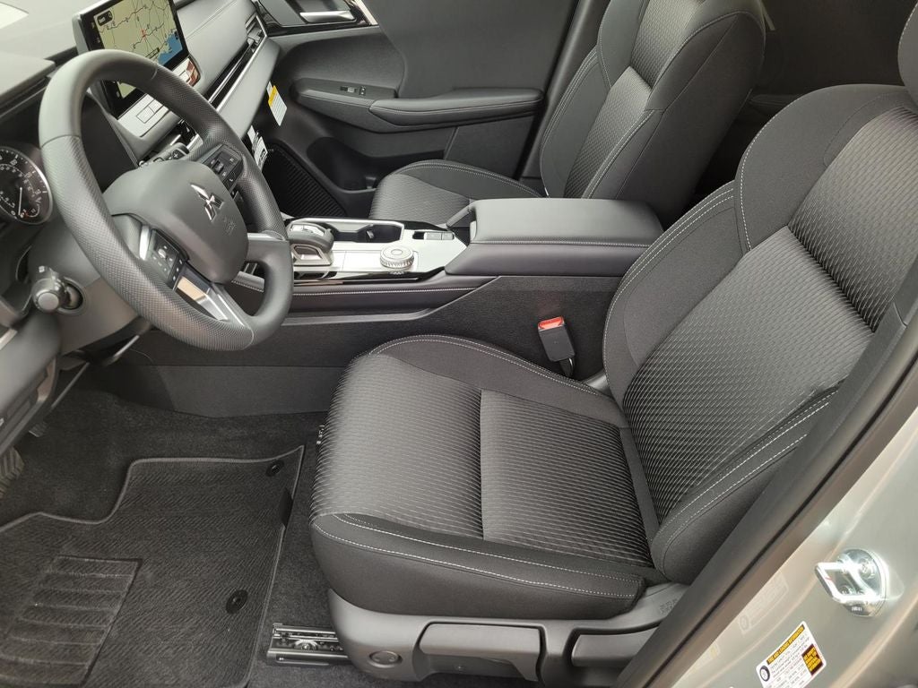 2026 Mitsubishi Outlander ES