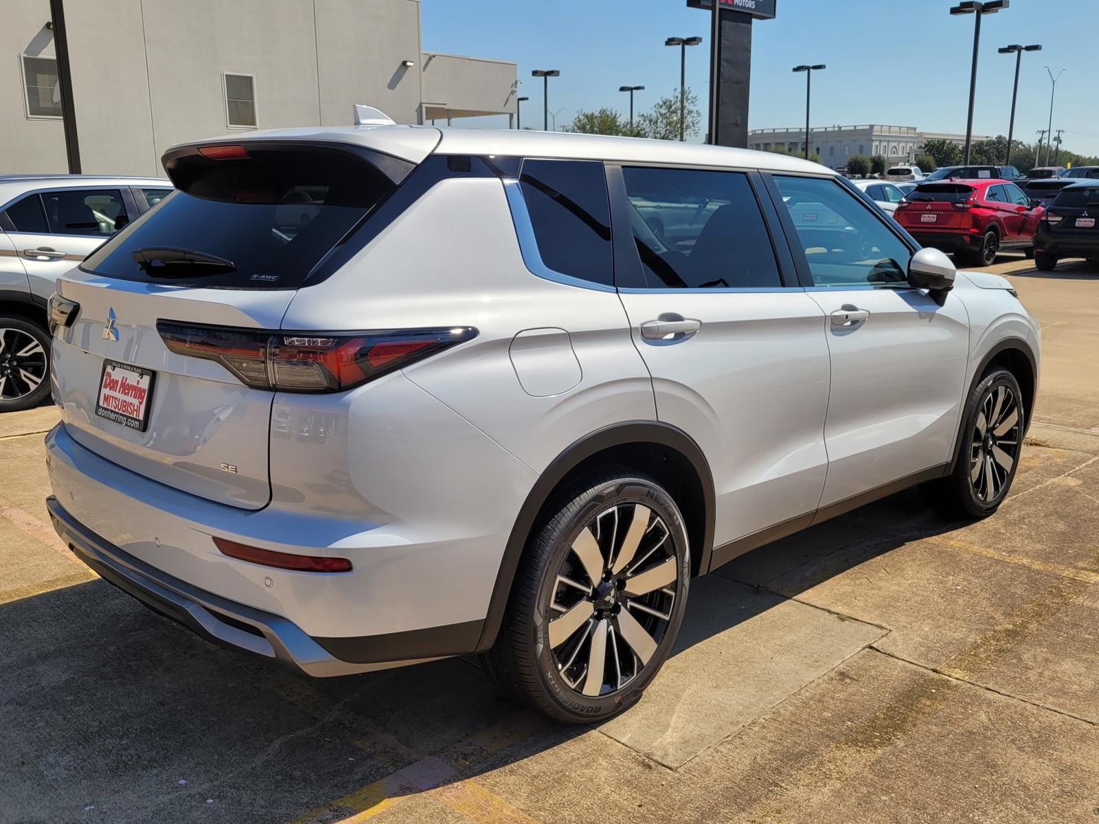 2026 Mitsubishi Outlander SE