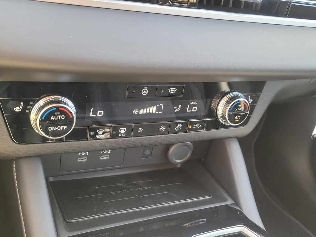 2026 Mitsubishi Outlander SE