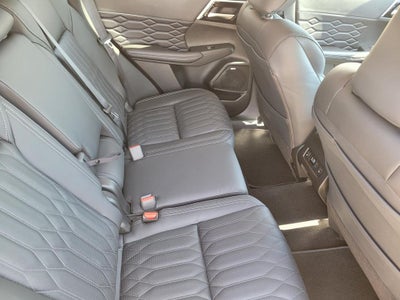 2026 Mitsubishi Outlander SEL