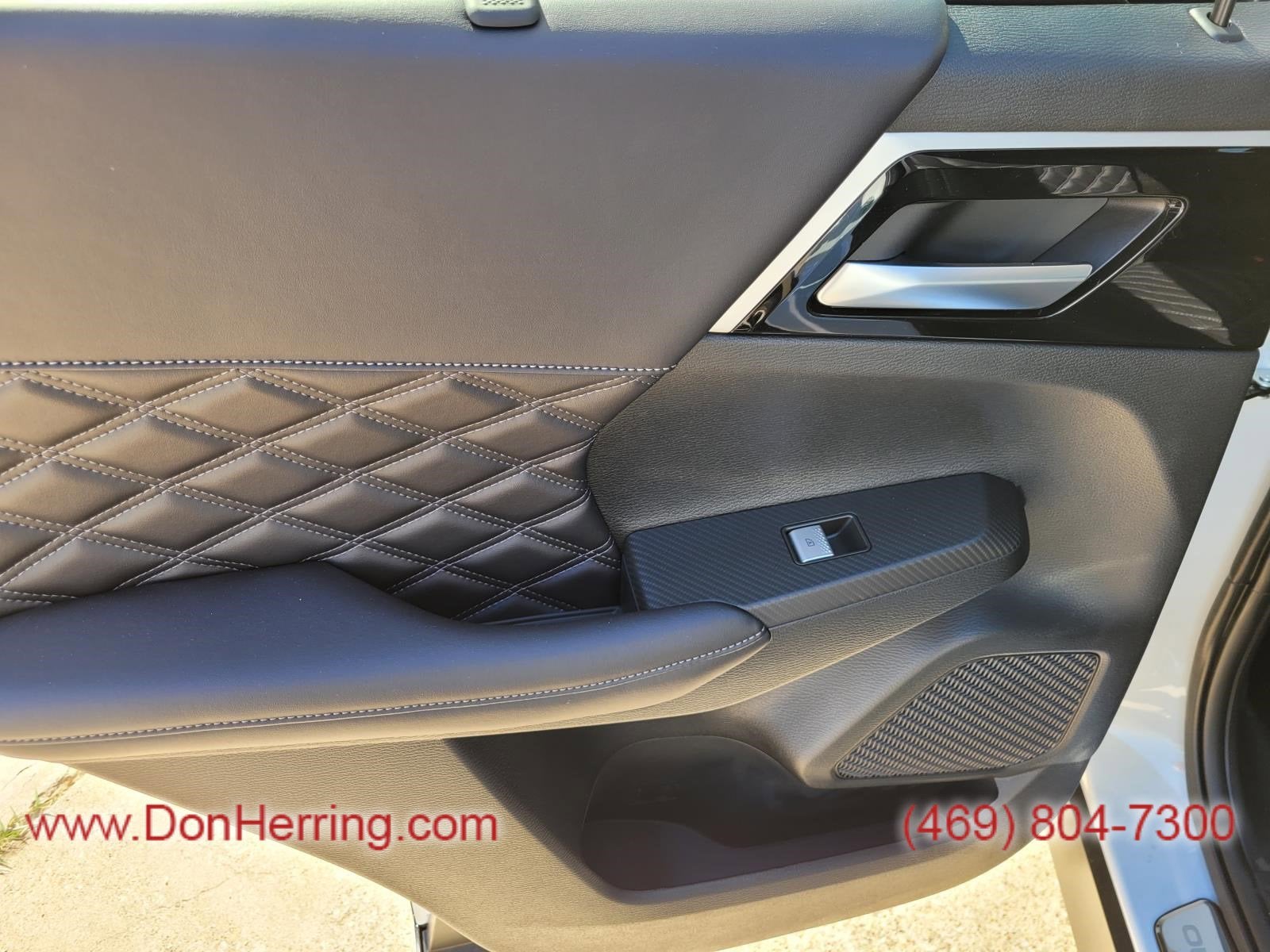 2025 Mitsubishi Outlander PHEV SEL AWC