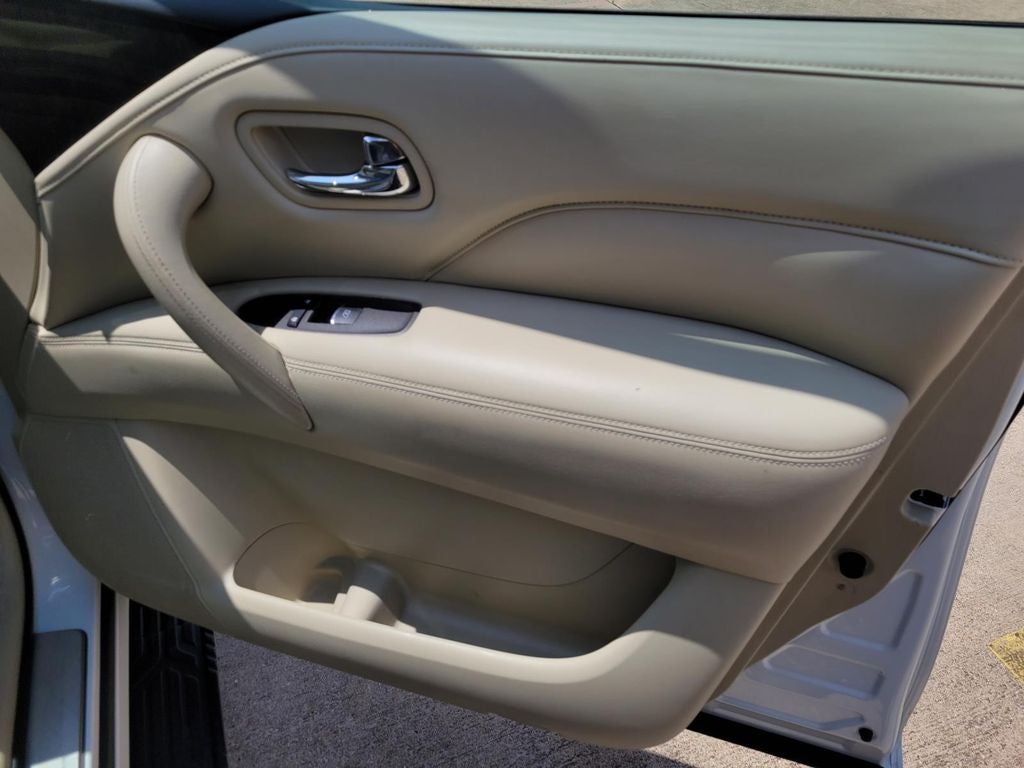 2022 INFINITI QX80 LUXE