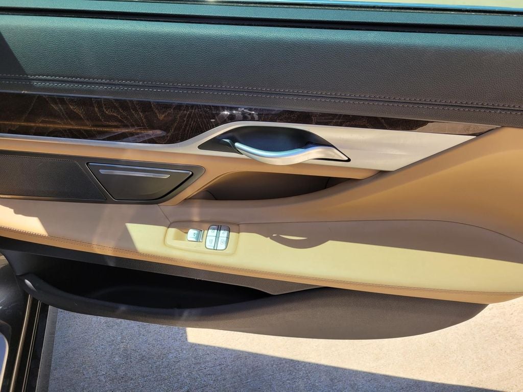 2021 BMW 7 series 740i