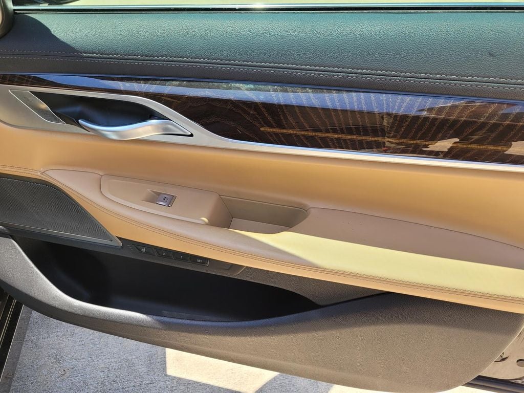 2021 BMW 7 series 740i