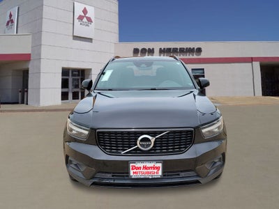 2022 Volvo XC40 R-Design