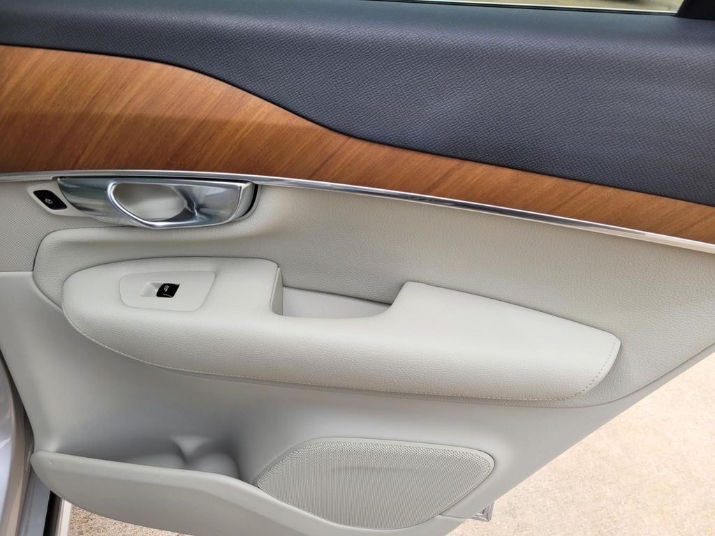 2022 Volvo XC90 Momentum