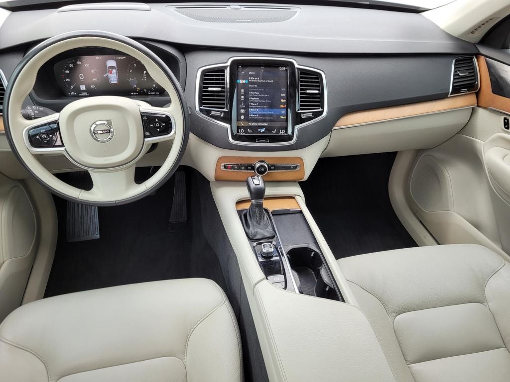 2022 Volvo XC90 Momentum