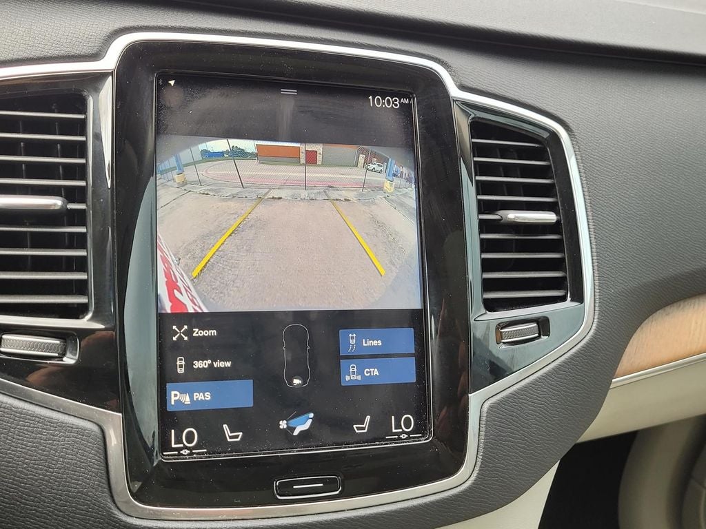 2022 Volvo XC90 Momentum