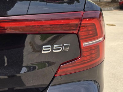 2024 Volvo S60 Core Dark Theme