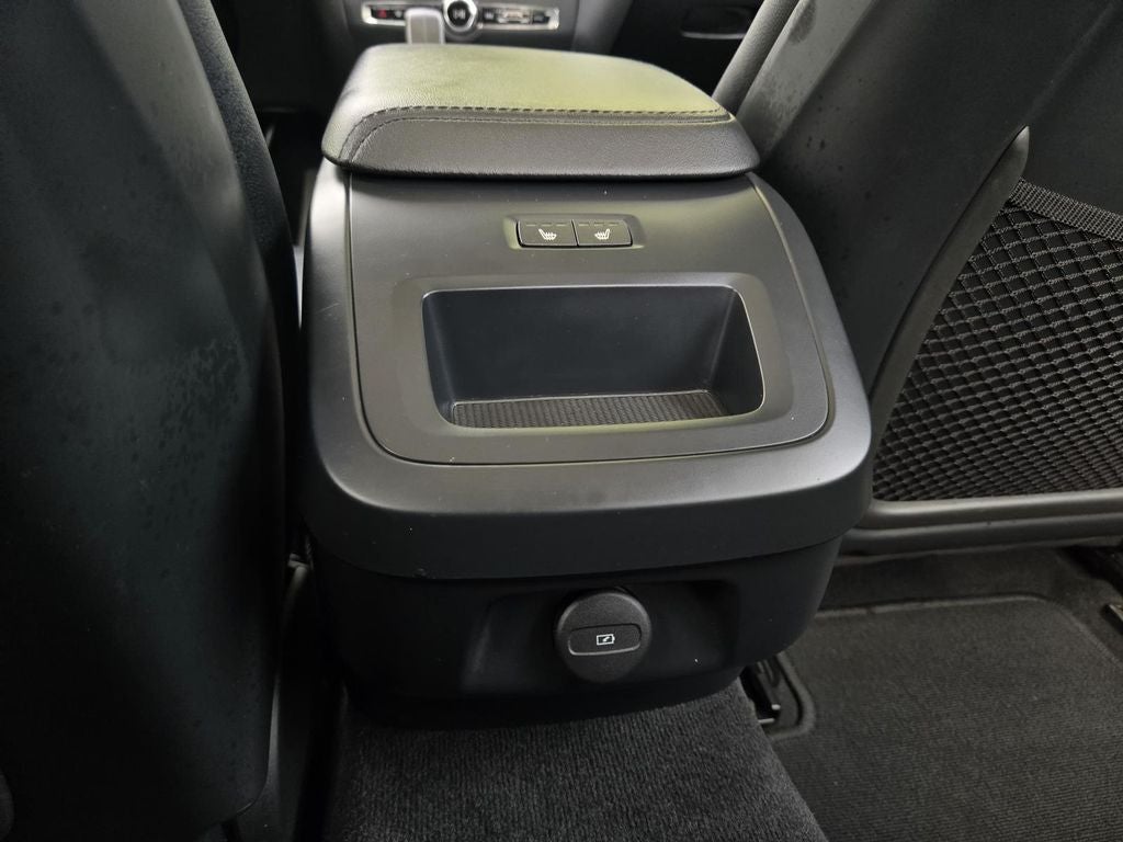 2024 Volvo S60 Core Dark Theme