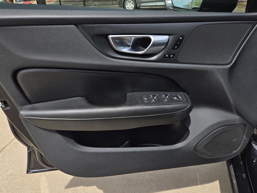 2024 Volvo S60 Core Dark Theme