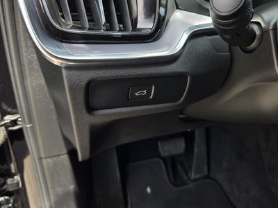 2024 Volvo S60 Core Dark Theme