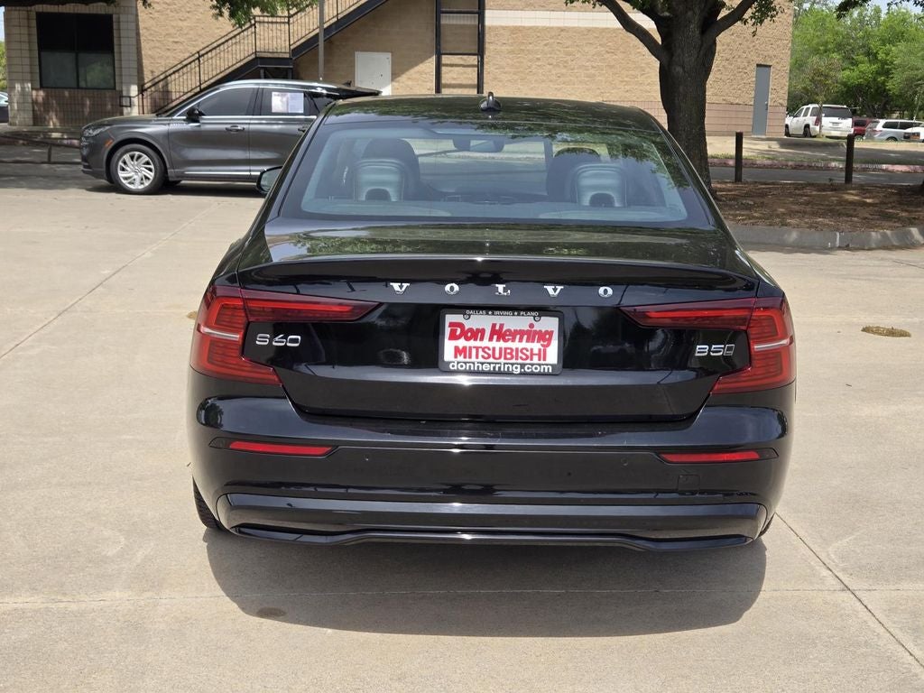 2024 Volvo S60 Core Dark Theme