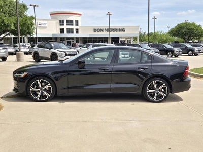 2024 Volvo S60 Core Dark Theme