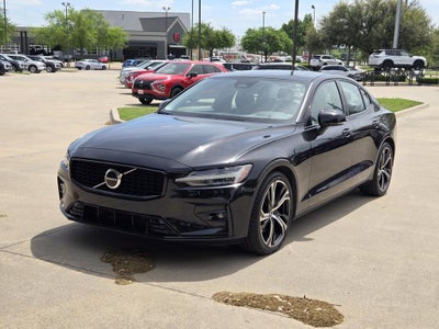 2024 Volvo S60 Core Dark Theme