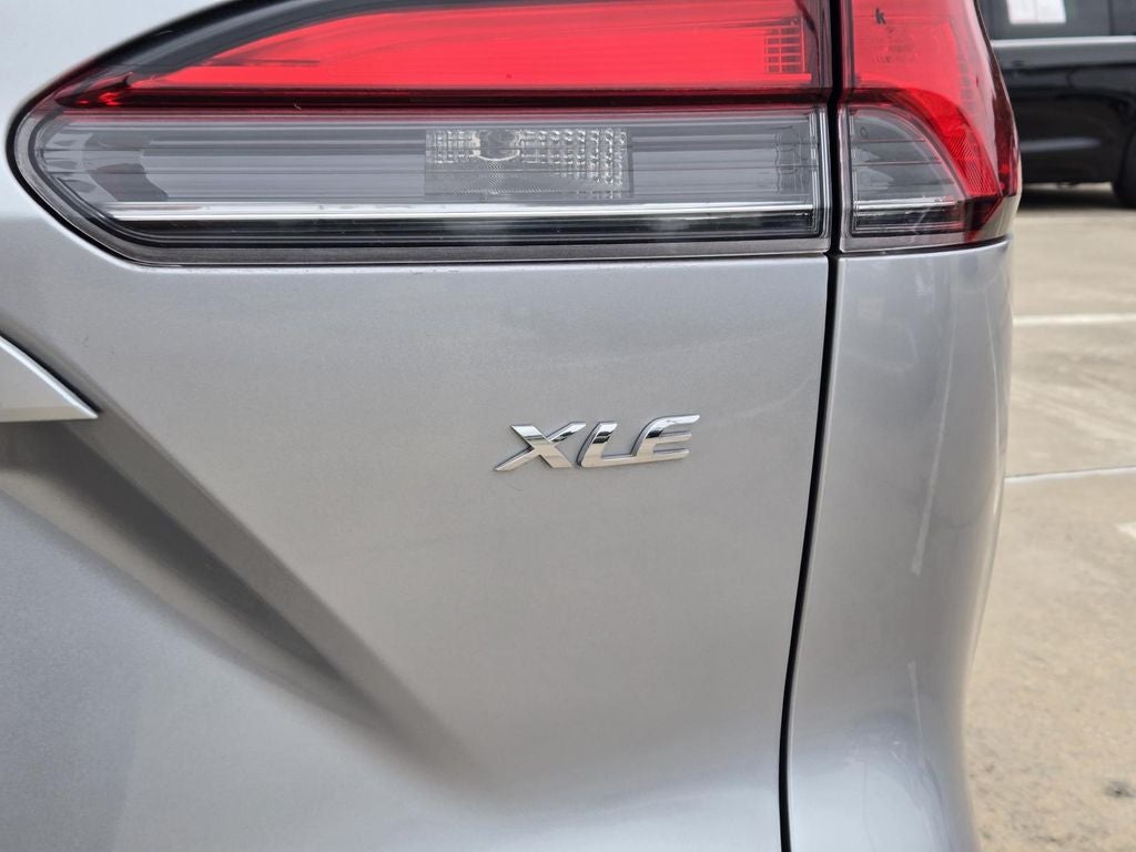 2023 Toyota Corolla Cross XLE - Photo 11