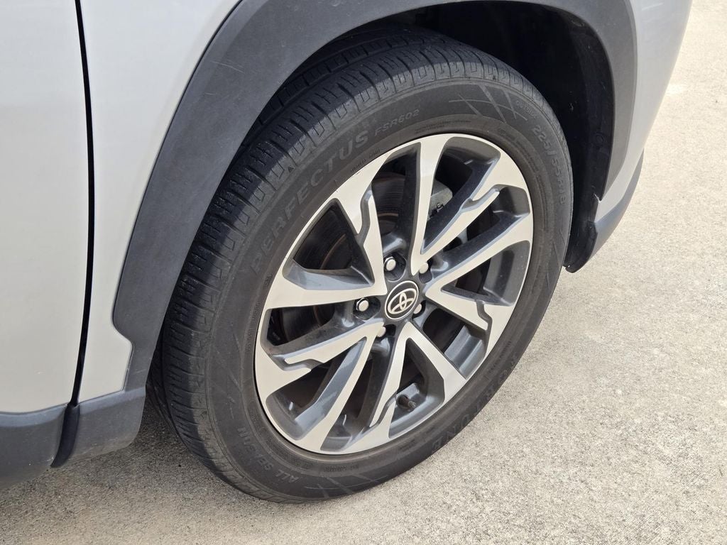 2023 Toyota Corolla Cross XLE - Photo 12