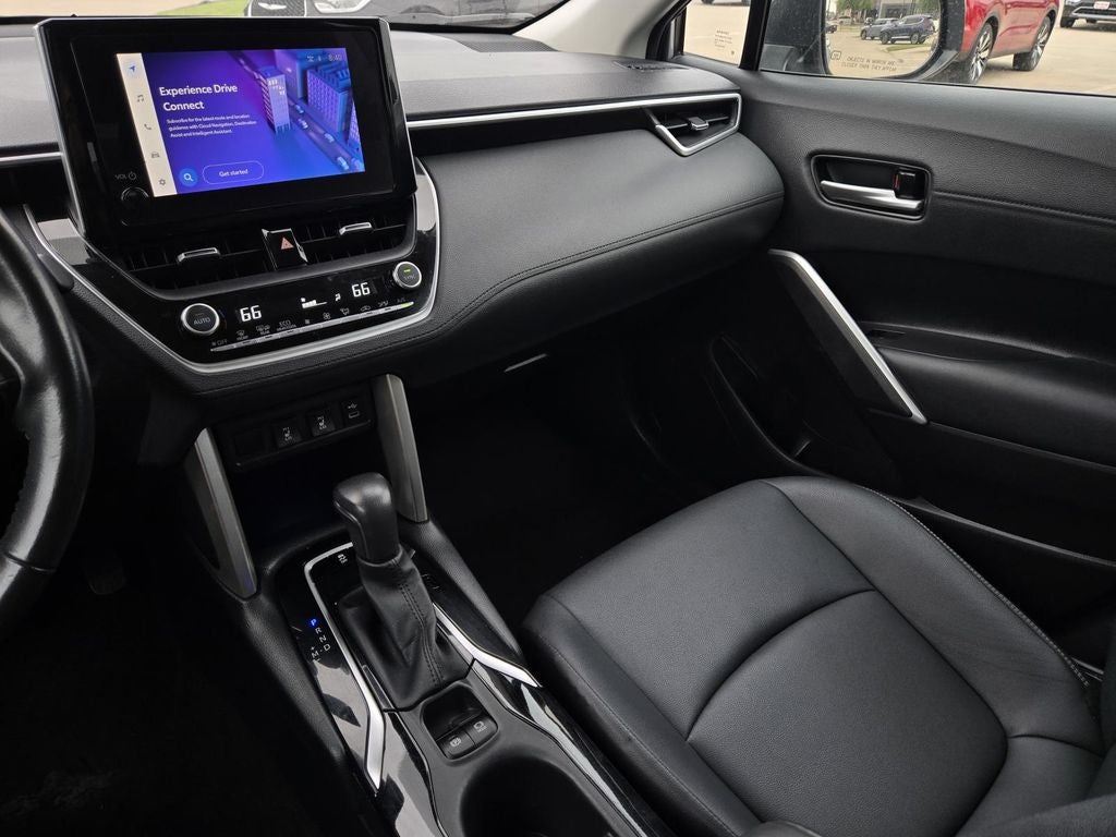 2023 Toyota Corolla Cross XLE - Photo 24
