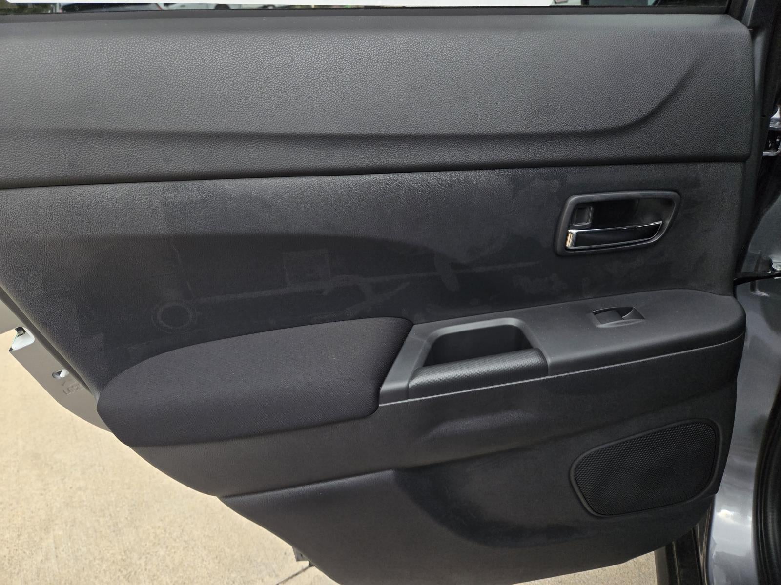 2027 Mitsubishi Outlander Sport ES