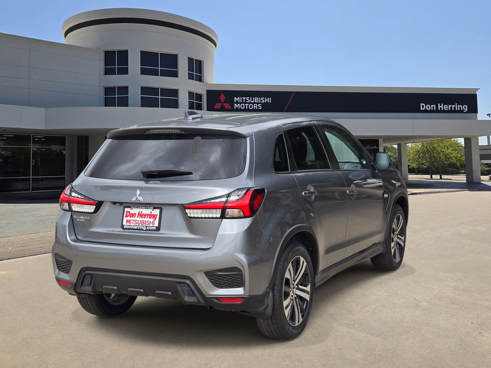 2027 Mitsubishi Outlander Sport ES