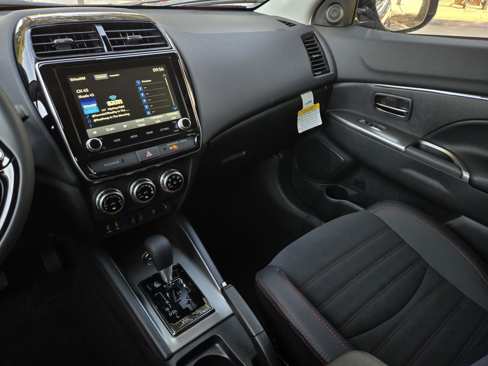 2027 Mitsubishi Outlander Sport SE