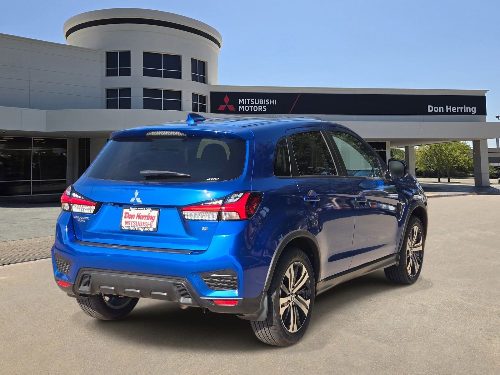 2027 Mitsubishi Outlander Sport SE
