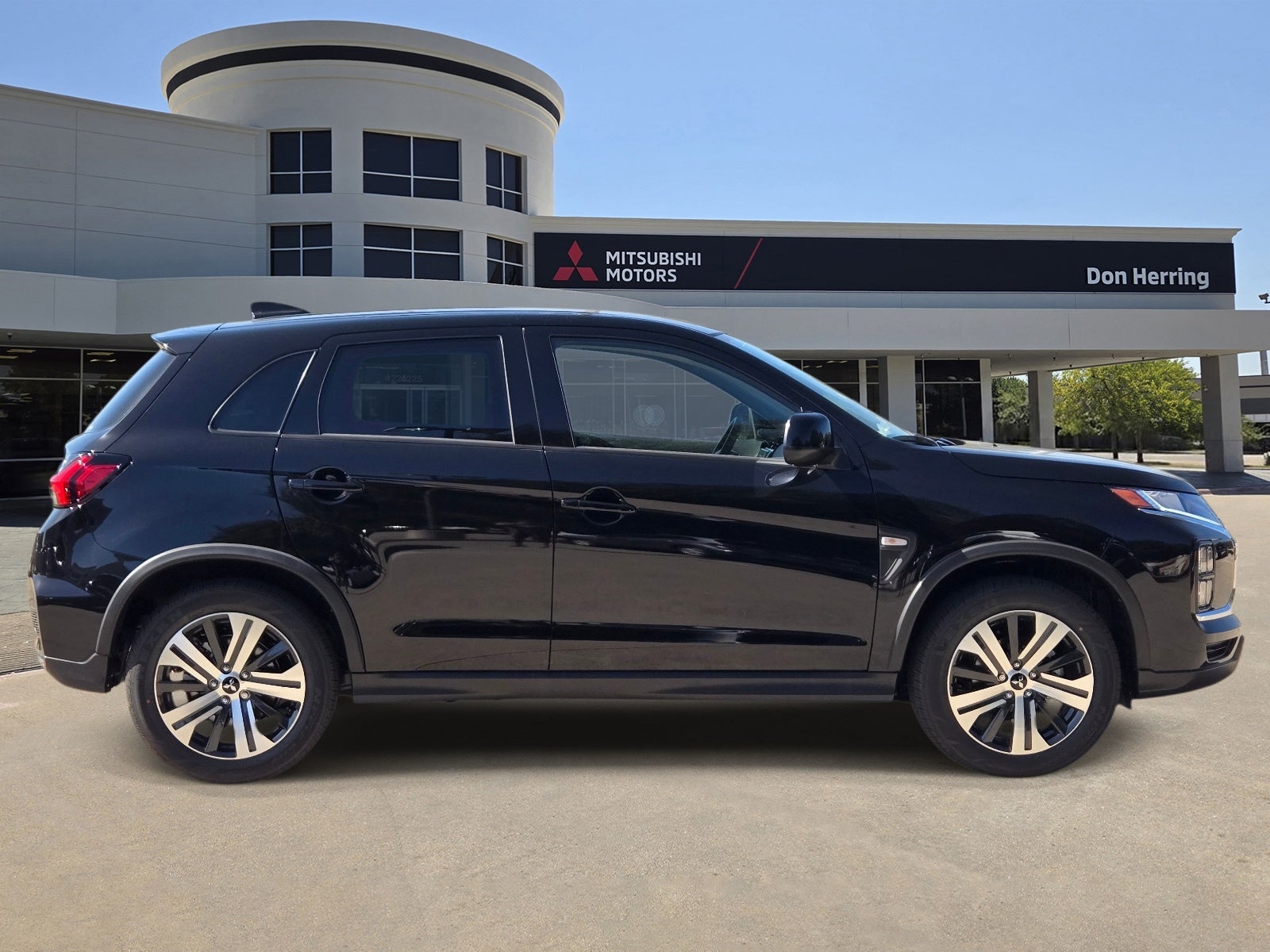 2027 Mitsubishi Outlander Sport ES